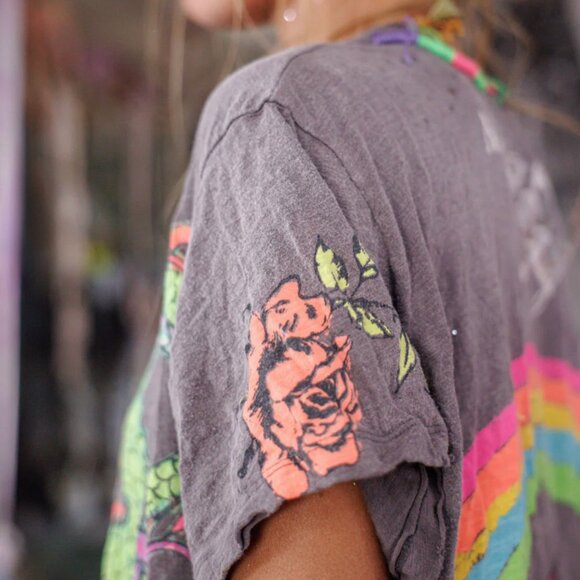 Magnolia Pearl Dragons and Roses T - Picture 4 of 14